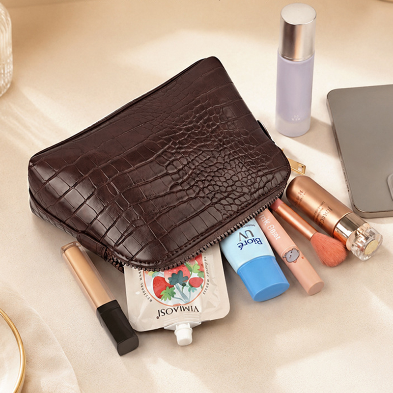 Luxury Crocodile Leather Patte - огляд і ціна Luxury Skincare Samples
