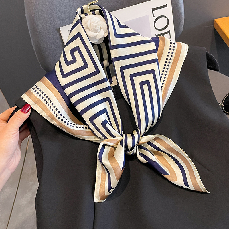 Luxury Brand Neckerchief Sprin - огляд і ціна Luxury Skincare Headband